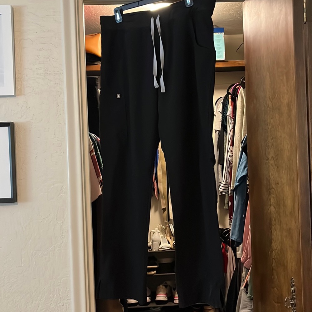 Figs Kade scrub pants